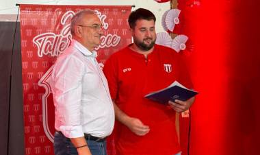 Calvo participó de la presentación de la nueva indumentaria de Talleres de María Juana