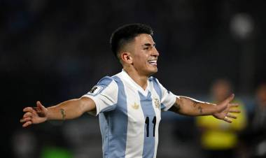 Con un golazo de Thiago Almada, Argentina ganó en el Cwentenario de Montevideo