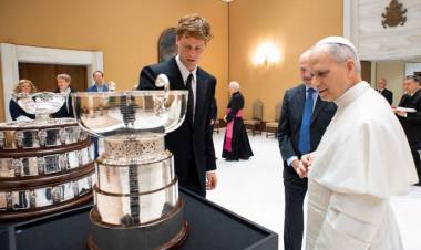 León XIV recibió a Jannik Sinner y le hizo una pregunta sobre el partido ante Francisco Cerúndolo