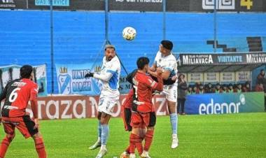 Colón sumó una nueva derrota en el esttreno de sus incorporaciones