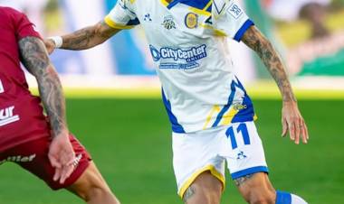 Rosario Central venció a Lanús con gol de Ángel Di María en la vuelta de los visitantes