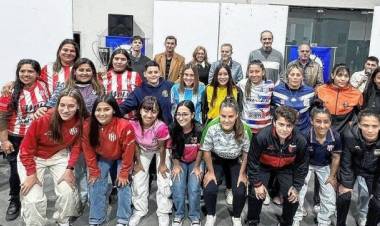 Se presentó la primera edición de la Copa Túnel Subfluvial femenina