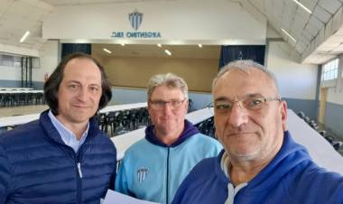 Alcides Calvo visitó el club Argentino de Humberto Primo