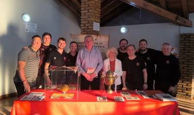 "A la Copa que Colón le ganó a Pelé la tenía el Gobernador Aldo Tessio"