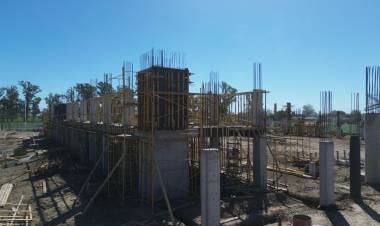 Juegos Suramericanos 2026: el nuevo Microestadio de Rafaela comienza a mostrar sus primeras columnas y tribunas