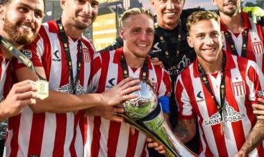A que finales clasificó Estudiantes (LP) tras obtener el Trofeo de Campeones