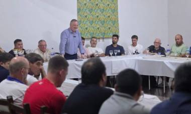 En Arrufó, con una “creciente expectativa” se sortearon las zonas de la 3° Copa de Fútbol Departamento San Cristóbal