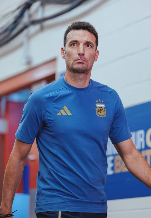 El increíble logro por el que va Scaloni: ¿cuántos técnicos ganaron dos Mundiales?
