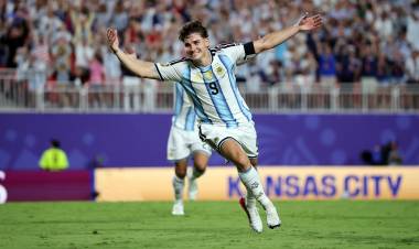 A dos días de la final del Mundial, el Atlético de Madrid confirmó que no venderá a Julián Álvarez