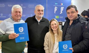 Alcides Calvo visitó la sede de Sportivo Aurilense