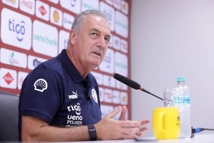 Otra masterclass del profesor Alfaro: un proverbio chino, el altillo con el ADN y un ciclista