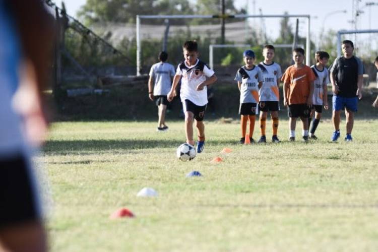 El proyecto municipal Fútbol Infantil no para de crecer: este año llega a más de 15.000 niños y niñas