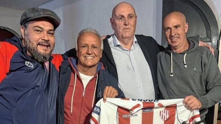 El saludo de Tapia a Spahn por ganar las elecciones en Unión