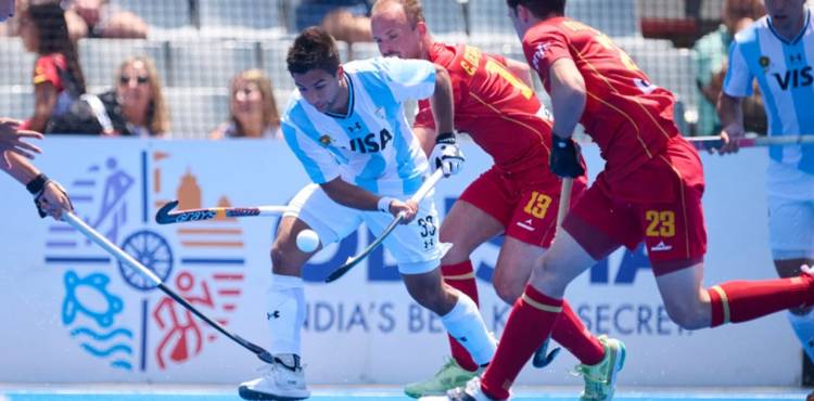 Con un arquero intratable y un goleador preciso, Los Leones se trajeron un triunfazo de España