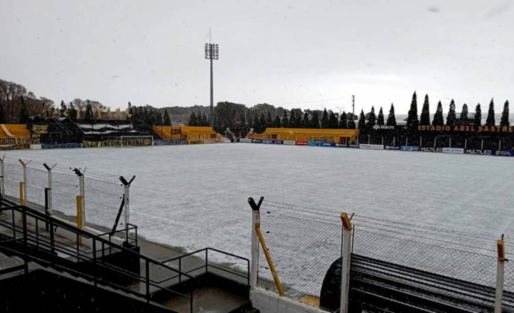 Se suspendió el partido entre Deportivo Madryn y Quilmes por un temporal de nieve