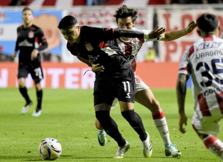 Farías: "Tenía muchísimas ganas de volver a Colón, hice todo lo posible"