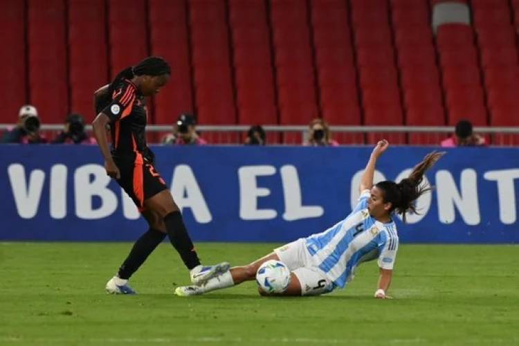 Por penales, Argentina cayó ante Colombia y se quedó afuera de la Copa América Femenina