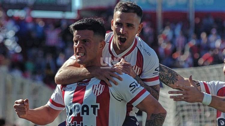 Unión igualó 1 a 1 con Huracán que jugó todo el complemento con un hombre menos