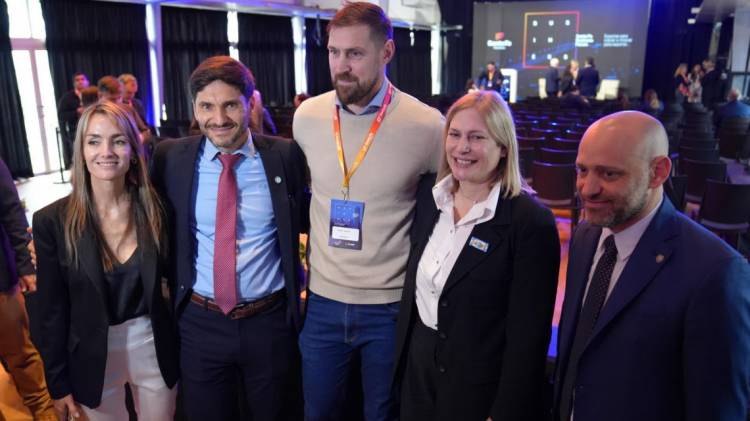    “Chapu” Nocioni en Santa Fe Business Forum: “Podemos tener una Generación Dorada de empresas y capital humano”