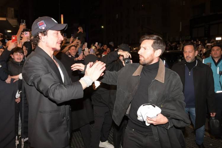 Lionel Messi fue a ver Rocky, la obra de su gran amigo Nicolás Vázquez