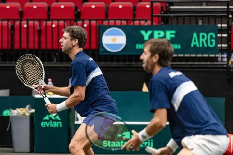 El equipo de Copa Davis que conducen los santafesinos Frana y Schwank se metió en las finales