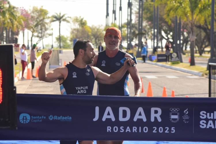 El paratriatlón y triatlón con relevos cerraron los Jadar 2025 en la subsede Santa Fe