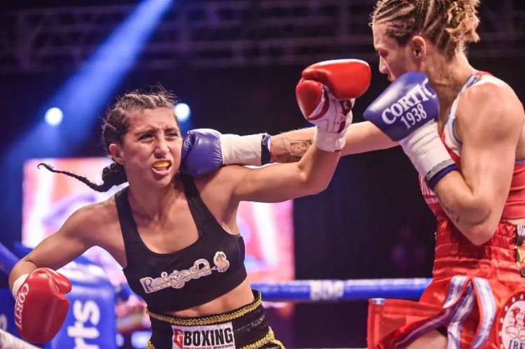 La Princesita Bermúdez demoledora: nocaut en el arranque y triple corona minimosca