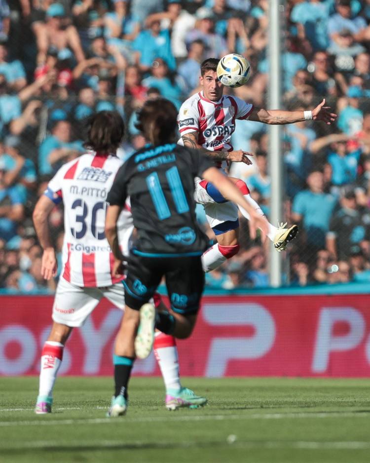 Unión empató en Córdoba y jugará en el comienzo de los paly off de la Copa con Gimnasia y Esgrima