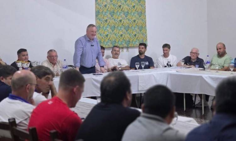 En Arrufó, con una “creciente expectativa” se sortearon las zonas de la 3° Copa de Fútbol Departamento San Cristóbal