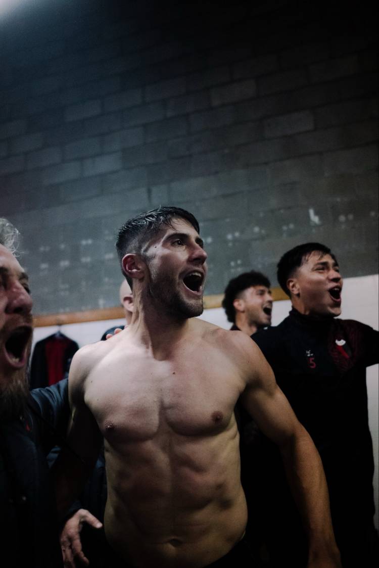 Volvió el verdadero Colón: goleada, carácter y sueño renovado