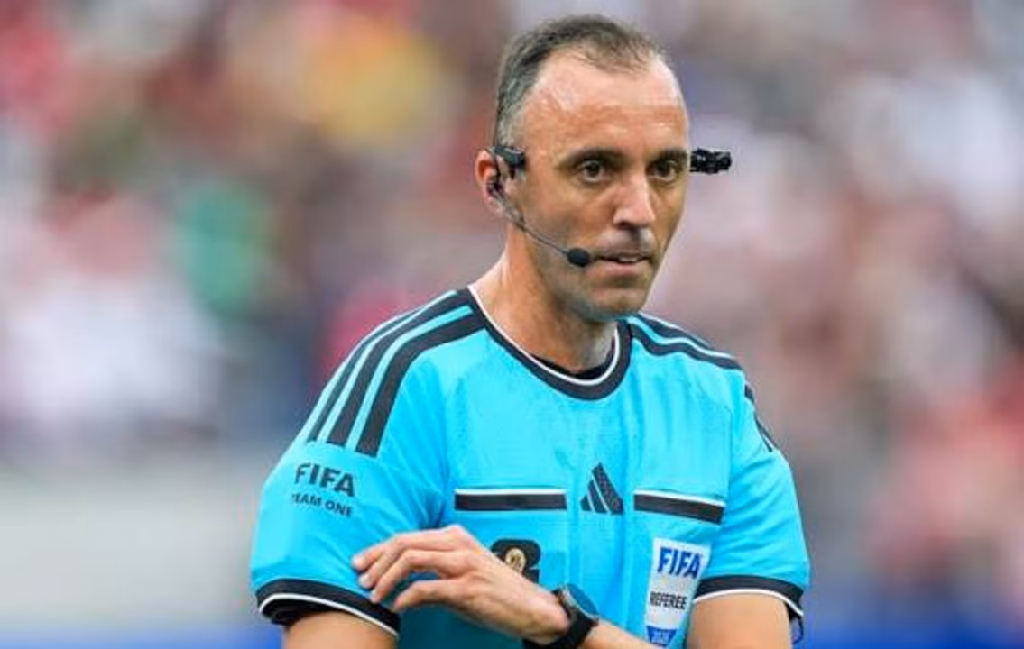 El árbitro de Argentina vs. Suiza cuenta con una polémica en la Champions League