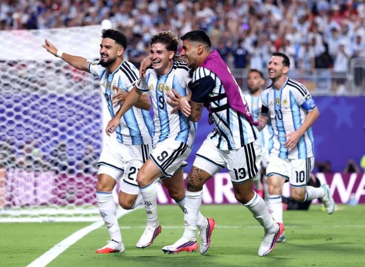 La solidez del “Cuti” Romero y la magia de Julián Álvarez, las claves de la Selección argentina