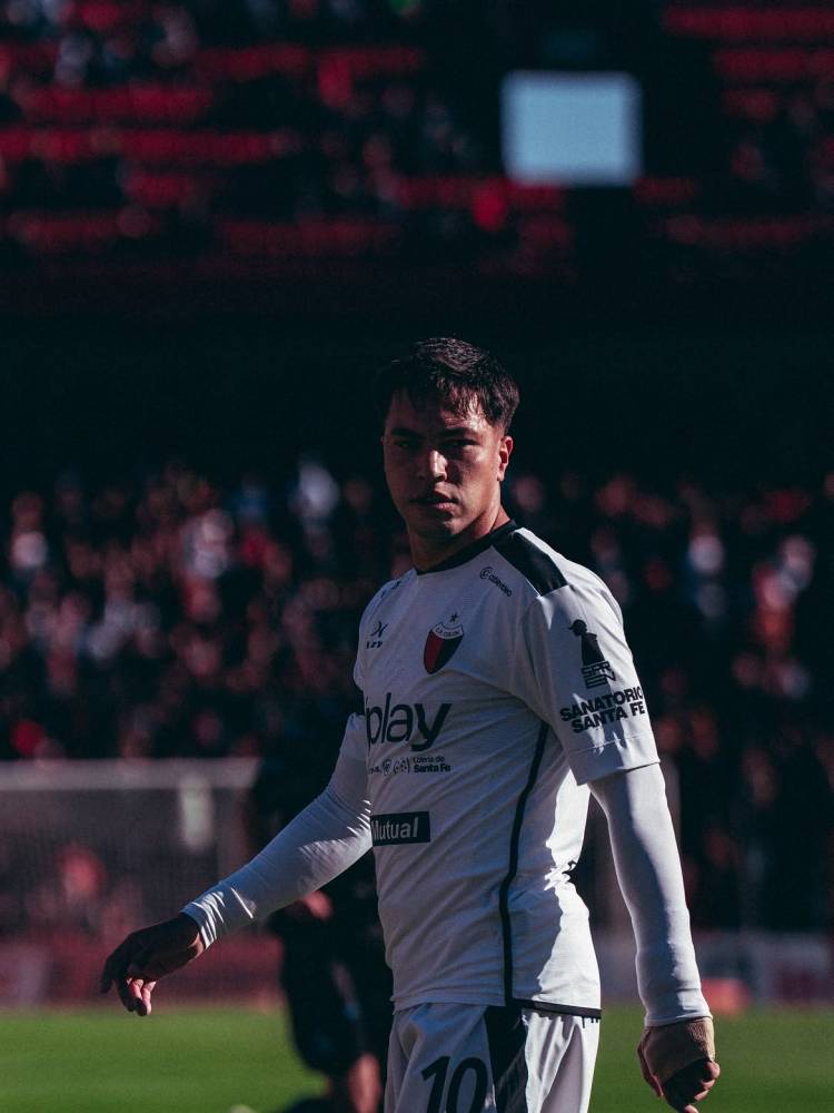 Ignacio Lago, figura y goleador de Colón: "No hay que perder más puntos"