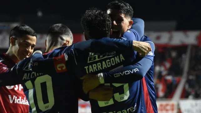Unión lo dió vuelta y se quedó con la victoria ante Instituto en Santa Fe