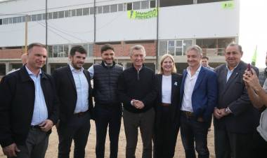 Pullaro y Macri recorrieron una de las obras emblemáticas para los Juegos Suramericanos: el Estadio Multipropósito de Santa Fe