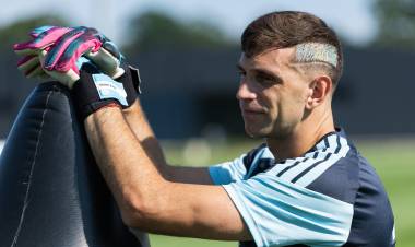 Dibu Martínez: “A veces me agarra llanto solo de pensar en todo lo que vivimos”