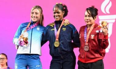 María Luz Casadevall medalla de plata en levantamiento de pesas en los Suramericanos 2026