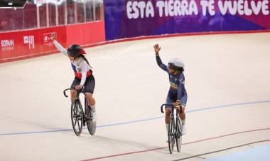 Ciclismo Pista en los Juegos: Stefany Cuadrado y Daniela Colilef celebraron en el Velódromo de Rafaela