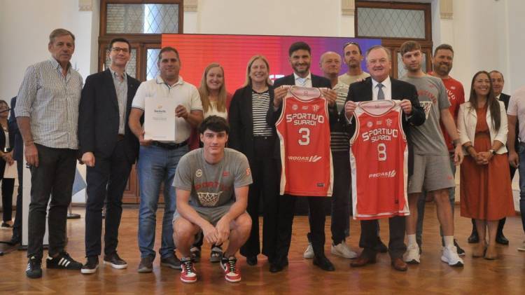 Pullaro anunció la creación de un programa para el financiamiento de infraestructura deportiva para los clubes 