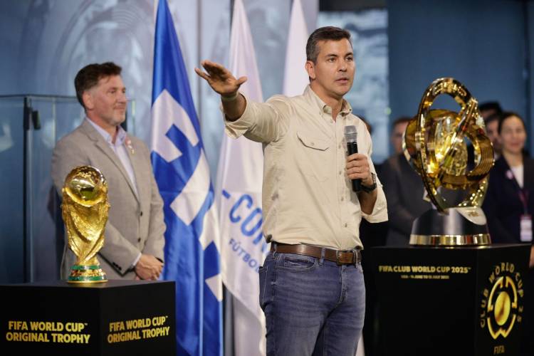 FIFA inauguró exposición inédita en Paraguay por su 120 aniversario