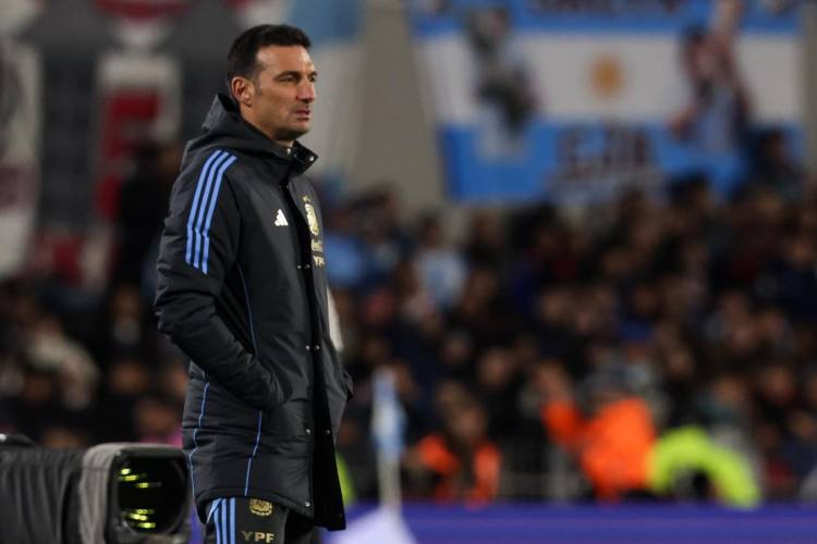 Scaloni confirmó que Messi no viajará a Ecuador: "Terminó cansado y merece pasar tiempo con la familia"