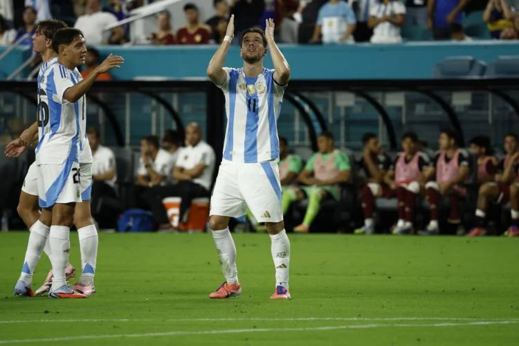Lo Celso, tras el triunfo argentino ante Venezuela: “A este grupo lo caracteriza la competencia”