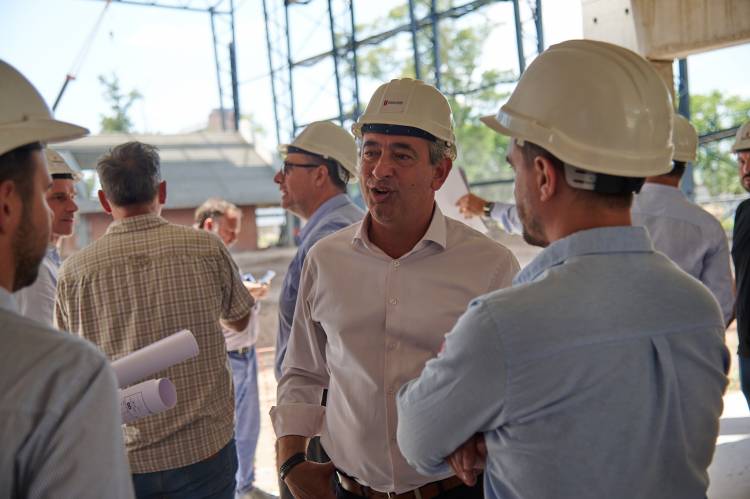 Javkin recorrió los avances de obra del nuevo estadio Arena en la ex Rural