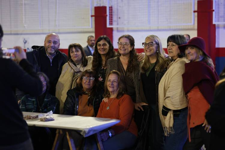 La primera “Peña de peñas” llegó al Club Liverpool para apoyar a sus patinadoras