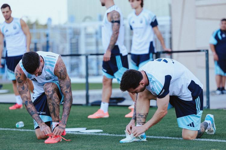 Messi y un mensaje antes del debut argentino en el Mundial: “Juntos”