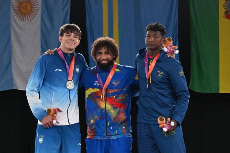 Argentina, Venezuela y Ecuador brillaron en la lucha grecorromana de Rosario