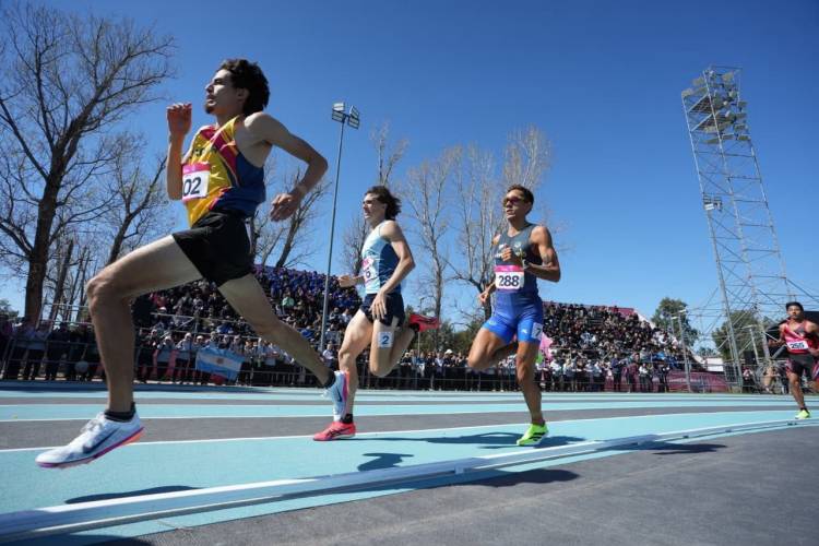 Juegos Suramericanos: atletas destacan la nueva pista y la infraestructura del CARD santafesino