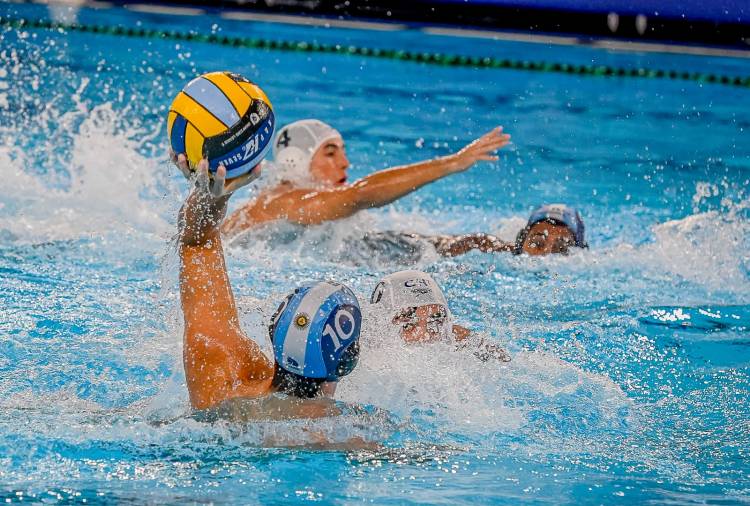 Waterpolo: Argentina va por las semifinales y destaca el legado del nuevo Centro Acuático